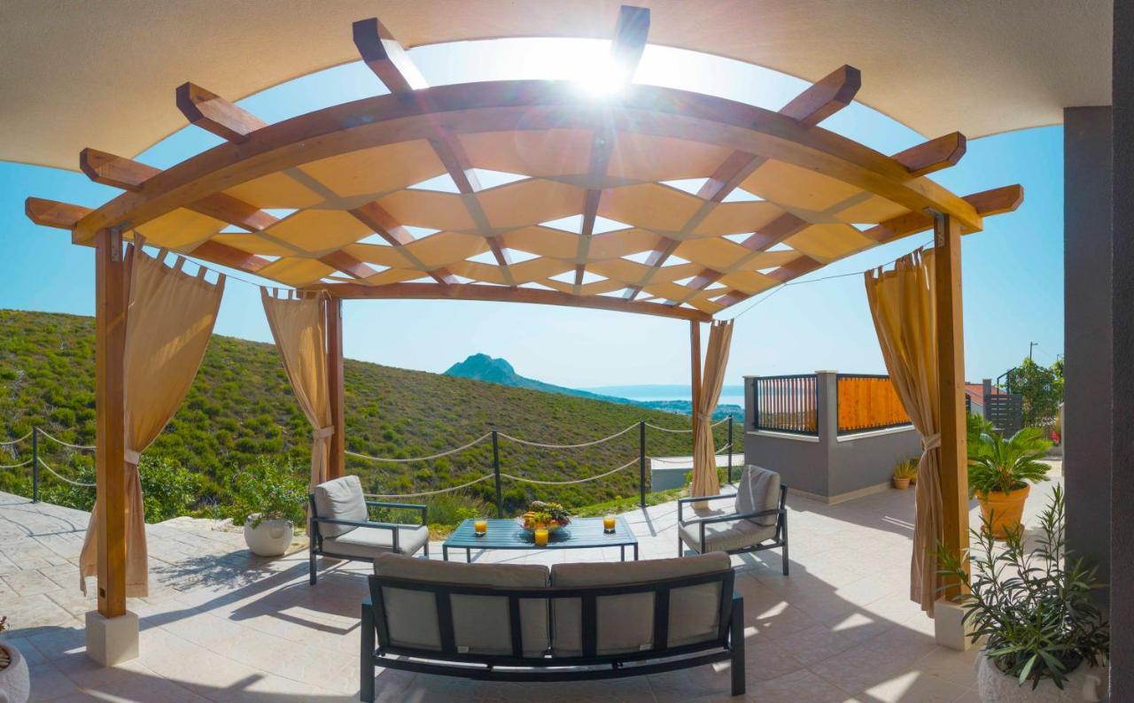 Hill Apartment With Private Pool Kucine Экстерьер фото