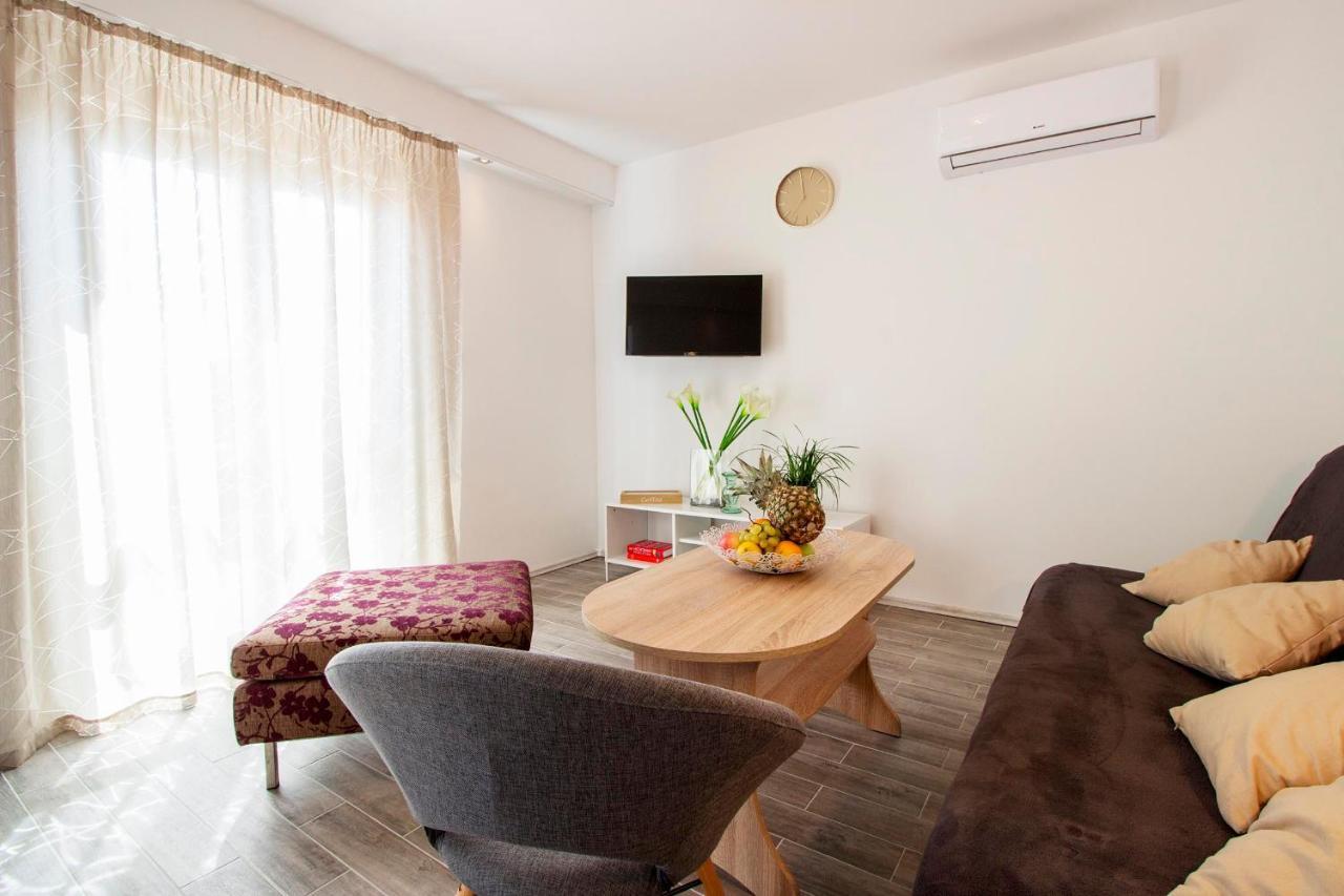 Hill Apartment With Private Pool Kucine Экстерьер фото