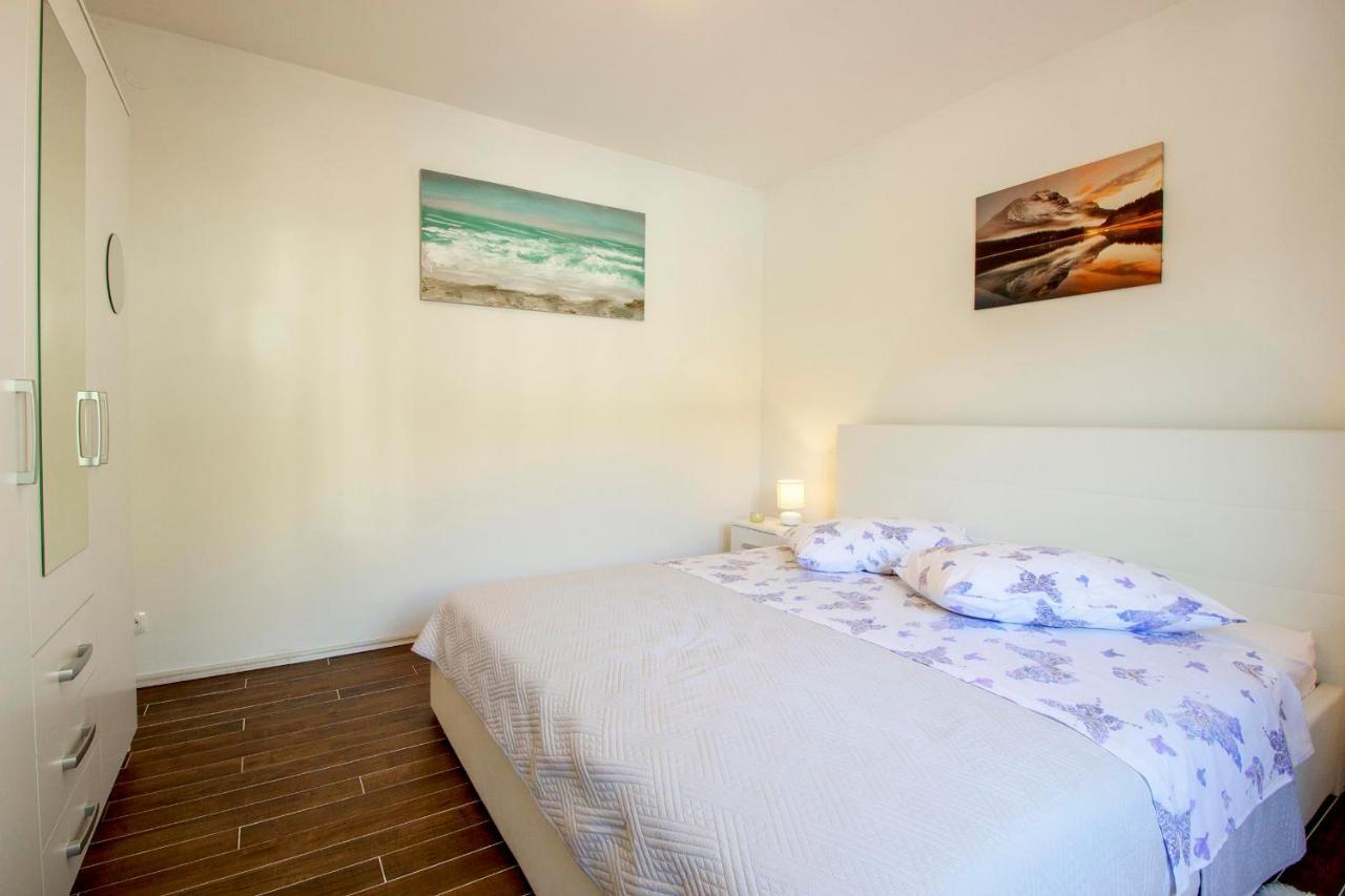 Hill Apartment With Private Pool Kucine Экстерьер фото