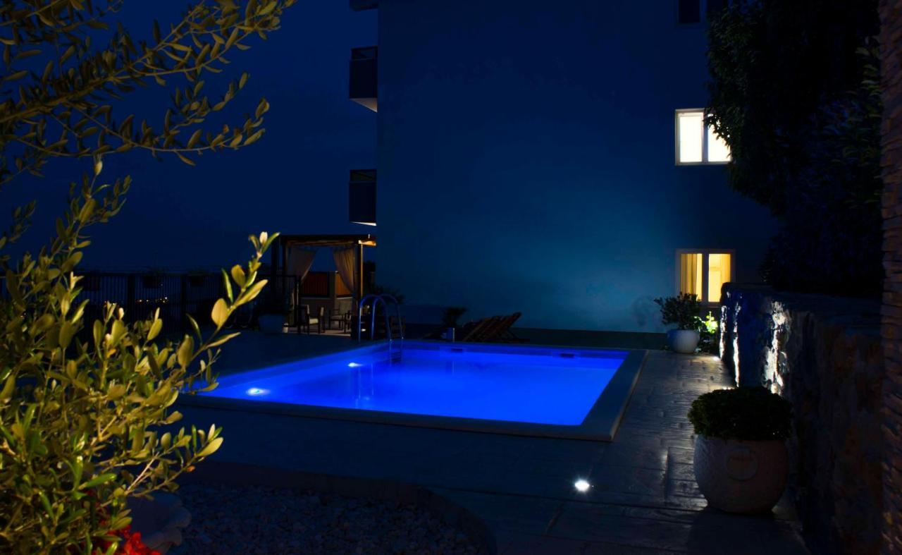 Hill Apartment With Private Pool Kucine Экстерьер фото