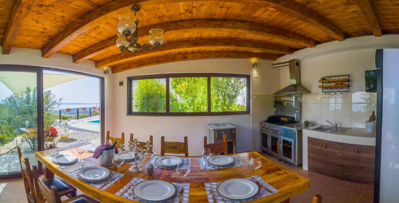 Hill Apartment With Private Pool Kucine Экстерьер фото