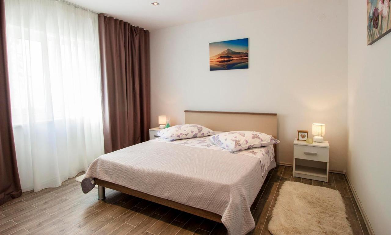 Hill Apartment With Private Pool Kucine Экстерьер фото