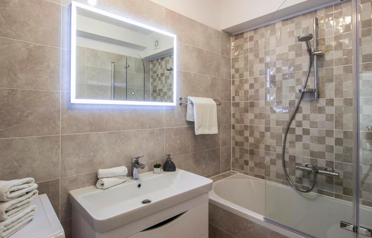Hill Apartment With Private Pool Kucine Экстерьер фото