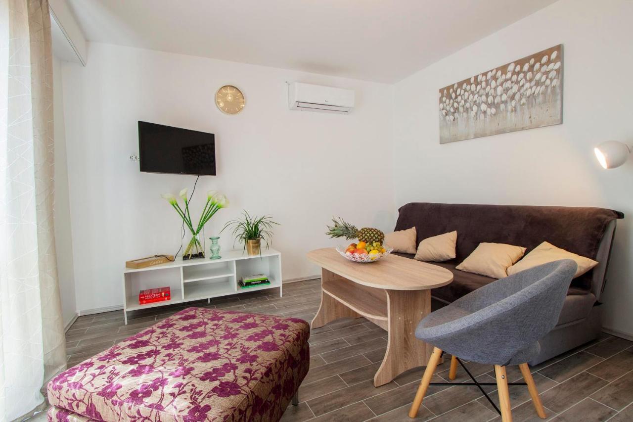 Hill Apartment With Private Pool Kucine Экстерьер фото