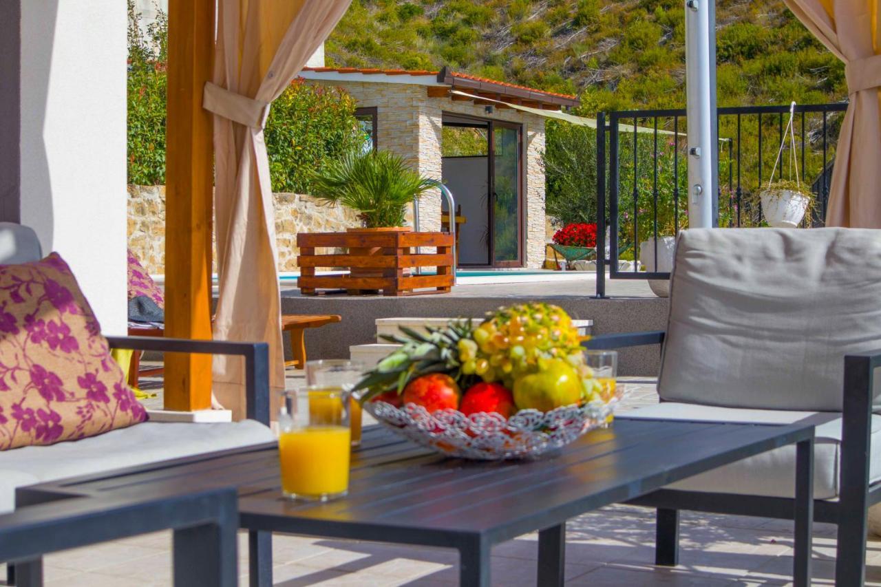 Hill Apartment With Private Pool Kucine Экстерьер фото